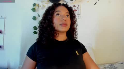 sara sofia online show from December 2024 01:11:01 AM