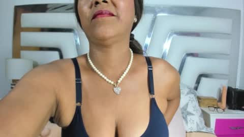 Sara online show from February 2025 09:54:01 PM