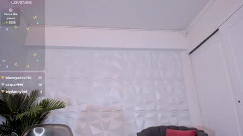 Snapshot of saraamills chatting on December 2024 02:30:01 AM Sara online show from December 2024 02:30:01 AM