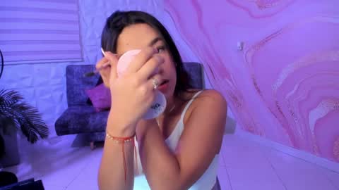 Snapshot of saraamills chatting on January 2025 12:02:01 PM Sara online show from January 2025 12:02:01 PM