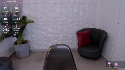 Snapshot of saraamills chatting on January 2025 07:11:01 PM Sara online show from January 2025 07:11:01 PM