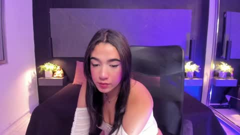 Snapshot of saraamills chatting on April 2026 03:29:01 AM Sara online show from April 2026 03:29:01 AM