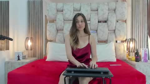 saraANDyoni online show from January 2025 01:51:01 PM