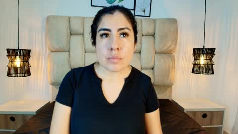 Snapshot of sarablonde_t chatting on April 2026 06:27:01 PM sarablonde_t online show from April 2026 06:27:01 PM