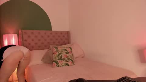 Sarada Parker online show from February 2025 04:04:01 PM