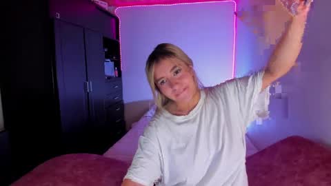 saradiazxxx online show from April 2026 05:01:02 AM