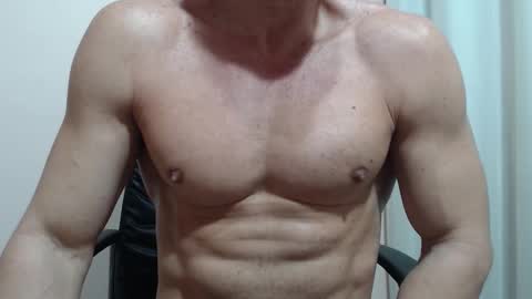 saradorj92 online show from February 2026 02:31:01 AM