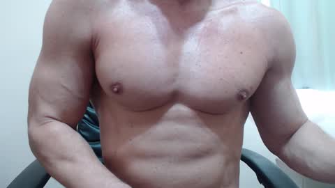 saradorj92 online show from March 2026 12:44:02 PM