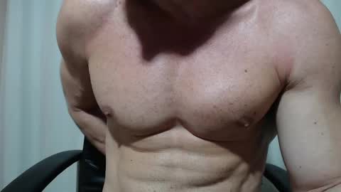 saradorj92 online show from April 2026 01:49:02 AM