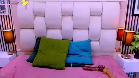 Sarah online show from December 2025 01:33:02 AM