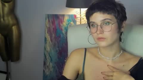 Sarah online show from September 2025 01:35:01 PM