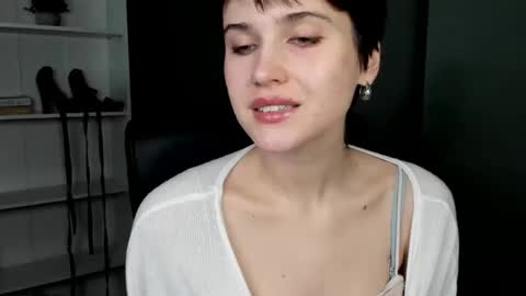 Snapshot of sarah_desire01 chatting on April 2026 07:36:02 AM Sarah online show from April 2026 07:36:02 AM