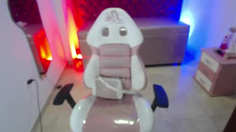 Sara online show from September 2025 08:44:02 PM