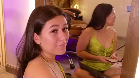 Snapshot of sarah_greyy chatting on May 2026 09:46:01 AM sarah_greyy online show from May 2026 09:46:01 AM