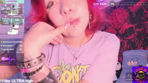 Snapshot of sarah_stoner chatting on April 2026 02:51:02 AM Loren online show from April 2026 02:51:02 AM