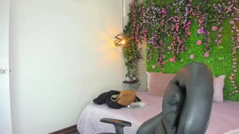 Sarah Deyvis online show from February 2026 03:30:01 PM