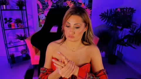 Divine Sarah NONUDE model online show from January 2025 05:54:02 PM