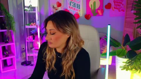 Divine Sarah NONUDE model online show from April 2026 01:31:01 PM