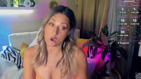 Snapshot of sarahholly chatting on May 2026 04:24:01 PM Divine Sarah NONUDE model online show from May 2026 04:24:01 PM