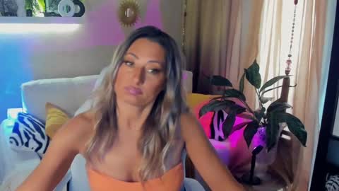 Snapshot of sarahholly chatting on May 2026 07:48:02 AM Divine Sarah NONUDE model online show from May 2026 07:48:02 AM