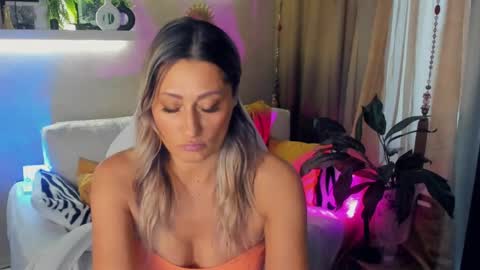 Snapshot of sarahholly chatting on June 2026 03:07:02 PM Divine Sarah NONUDE model online show from June 2026 03:07:02 PM