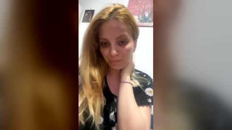 Snapshot of sarahhwild chatting on June 2026 07:27:02 PM sarahhwild online show from June 2026 07:27:02 PM