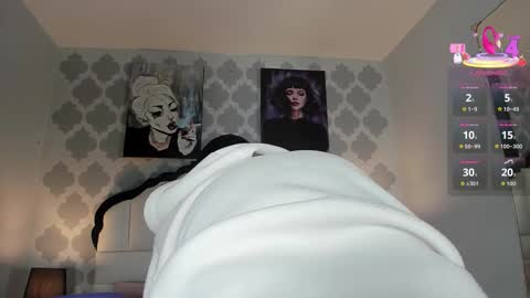 Sarah online show from November 2025 07:48:02 PM