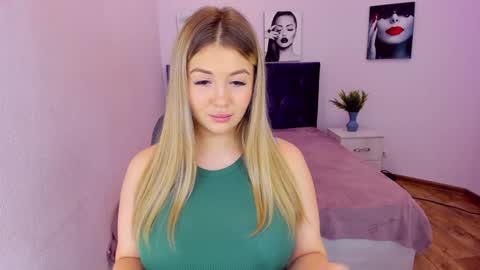 Sarah online show from December 2024 03:44:02 PM