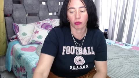 Lia online show from November 2025 06:40:02 PM