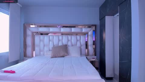 Sarah online show from March 2025 06:33:01 PM