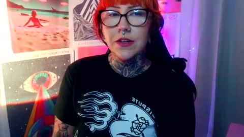 Sarah T online show from October 2025 05:16:02 AM