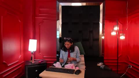 Sara and Edward online show from November 2025 03:08:02 AM