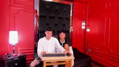 Sara and Edward online show from November 2025 03:38:01 AM