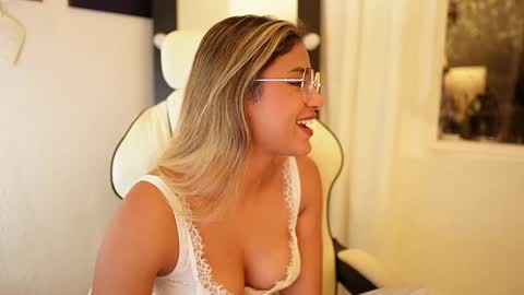 Sara online show from February 2025 12:29:01 AM