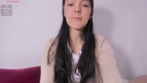 Sara   online show from September 2025 09:04:02 PM