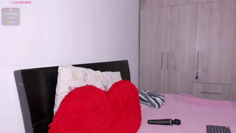 Sara   online show from March 2026 11:04:01 PM