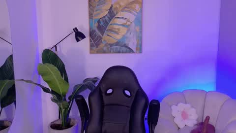 Sara Winstone online show from November 2025 10:51:01 AM