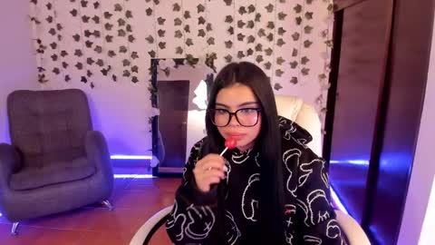 Snapshot of saray__jones chatting on January 2025 02:57:01 PM saray__jones online show from January 2025 02:57:01 PM