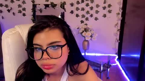 Snapshot of saray__jones chatting on January 2025 09:07:02 PM saray__jones online show from January 2025 09:07:02 PM
