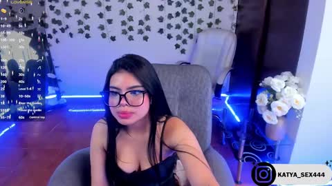 Snapshot of saray__jones chatting on January 2025 01:52:02 PM saray__jones online show from January 2025 01:52:02 PM
