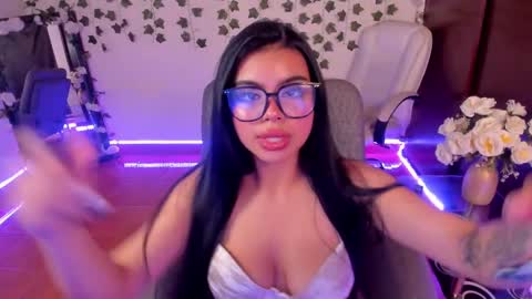 Snapshot of saray__jones chatting on January 2025 03:39:02 PM saray__jones online show from January 2025 03:39:02 PM
