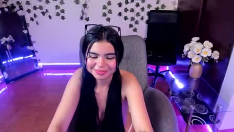 Snapshot of saray__jones chatting on January 2025 07:14:02 PM saray__jones online show from January 2025 07:14:02 PM