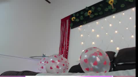 Snapshot of saray__jones chatting on February 2025 02:11:02 PM saray__jones online show from February 2025 02:11:02 PM