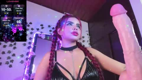 Snapshot of saray__jones chatting on September 2025 12:09:02 PM saray__jones online show from September 2025 12:09:02 PM