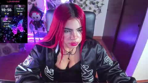 Snapshot of saray__jones chatting on October 2025 12:35:02 PM saray__jones online show from October 2025 12:35:02 PM