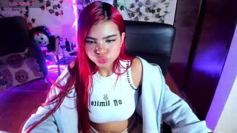 Snapshot of saray__jones chatting on October 2025 01:42:02 PM saray__jones online show from October 2025 01:42:02 PM