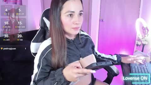 Snapshot of saray_mendoza chatting on June 2026 11:43:02 PM Saray Mendoza online show from June 2026 11:43:02 PM