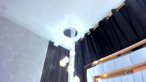 Snapshot of sarayroyse chatting on November 2025 07:35:02 PM Saray online show from November 2025 07:35:02 PM