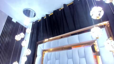 Snapshot of sarayroyse chatting on November 2025 07:18:01 PM Saray online show from November 2025 07:18:01 PM