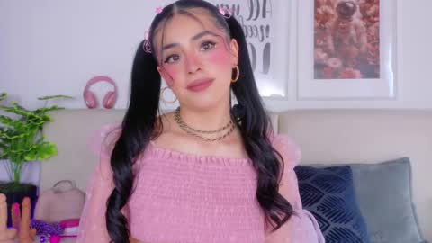 Sara online show from May 2026 10:15:02 PM